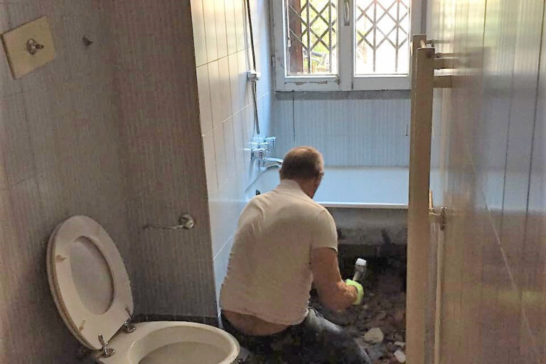 12 con scritta cartongesso in bagno milano